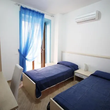 New Acropolis Bed and Breakfast 4*