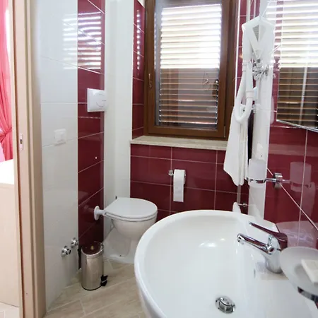 New Acropolis Bed and Breakfast 4*