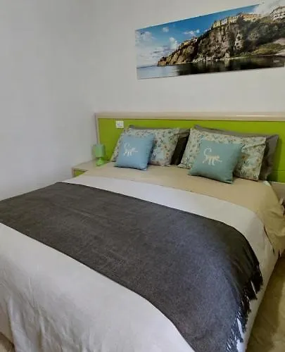 New Acropolis Bed & Breakfast 4*