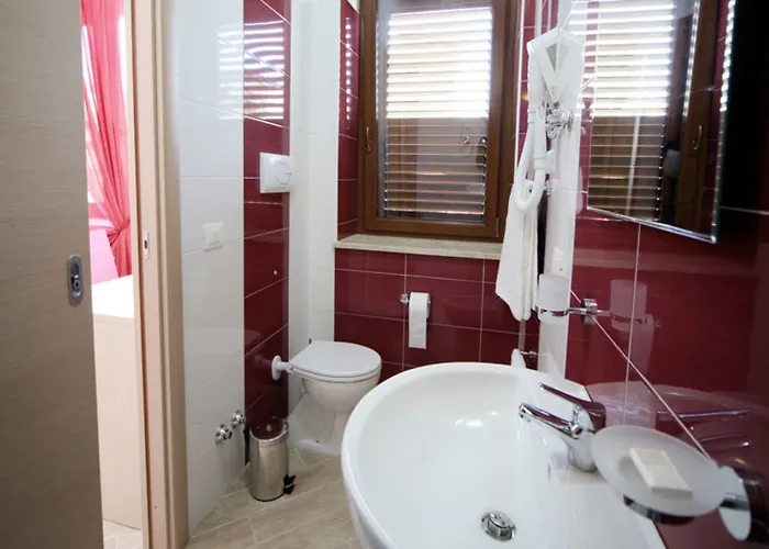 New Acropolis Bed & Breakfast 4*