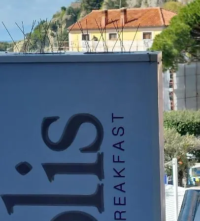 Bed & Breakfast New Acropolis 3*